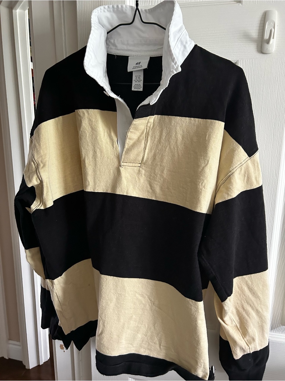 H&M Men’s Black and Cream Striped Rugby Polo